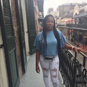 Meet your Posher, Dishaunta